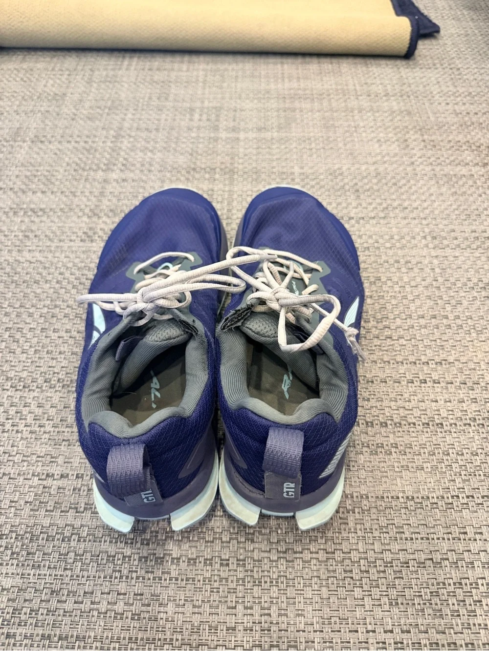 Lone Peak 9 Trail-Running Shoes